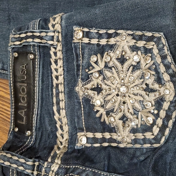 LA Idol Skinny Jeans - Picture 2 of 6